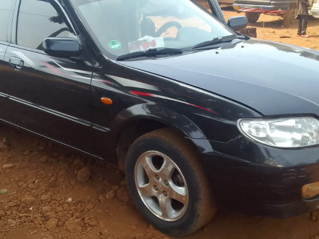 Mazda 323, Voitures, Conakry