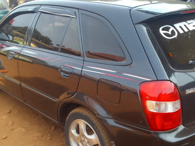 Mazda 323, Voitures, Conakry