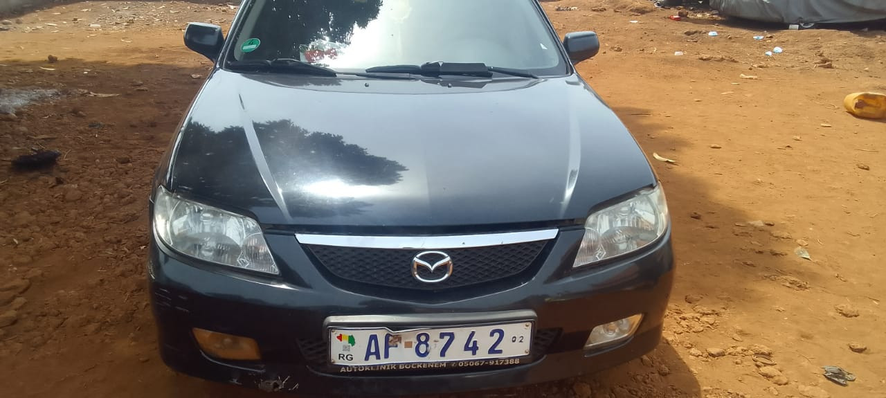 Mazda 323, Voitures, Conakry