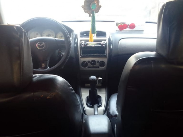 Mazda 323, Voitures, Conakry