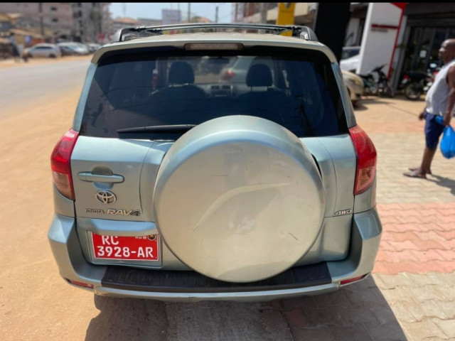 Toyota RAV4, Voitures, Conakry
