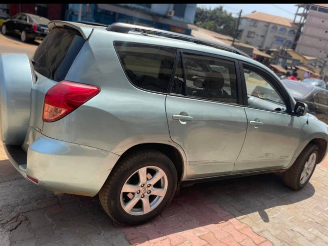 Toyota RAV4, Voitures, Conakry