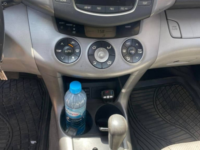 Toyota RAV4, Voitures, Conakry