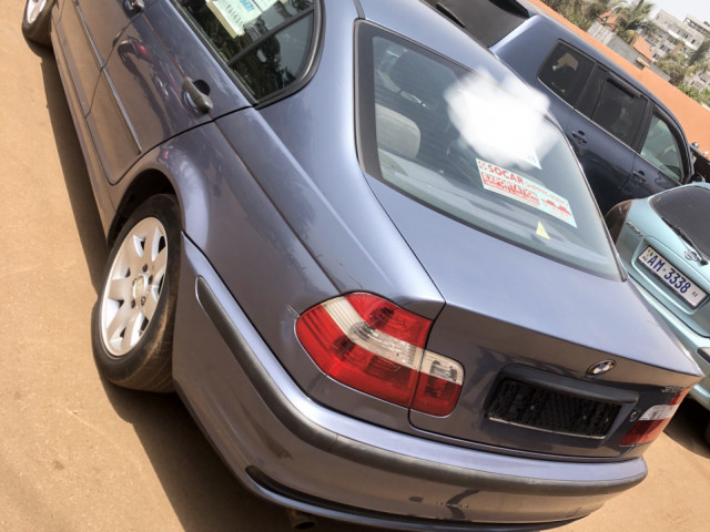 BMW Série 3, Voitures, Conakry