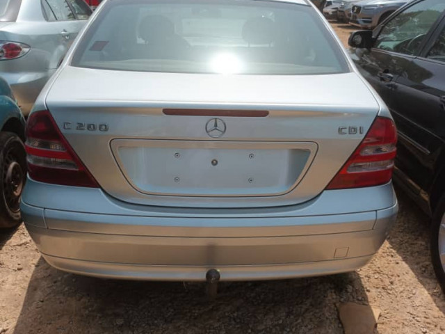 Mercedes-Benz Classe C, Voitures, Conakry