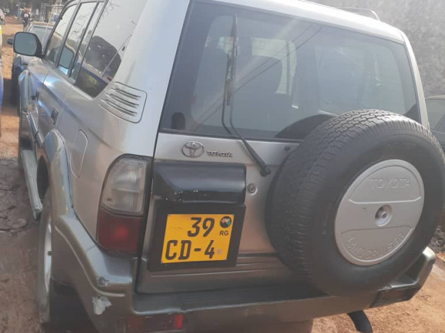 Toyota Land Cruiser Prado, Voitures, Conakry