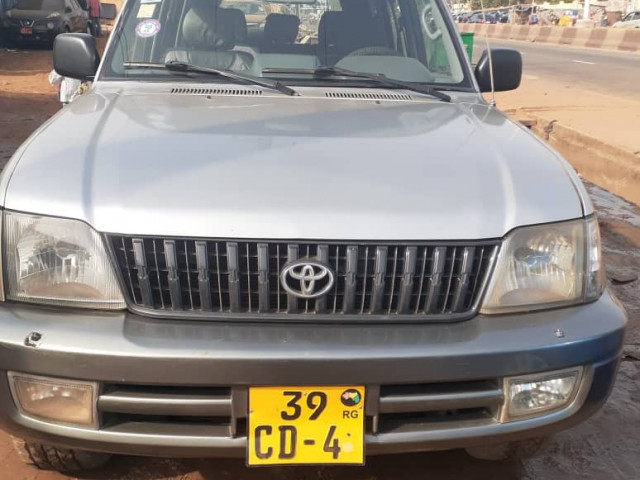 Toyota Land Cruiser Prado, Voitures, Conakry