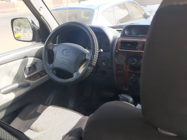 Toyota Land Cruiser Prado, Voitures, Conakry