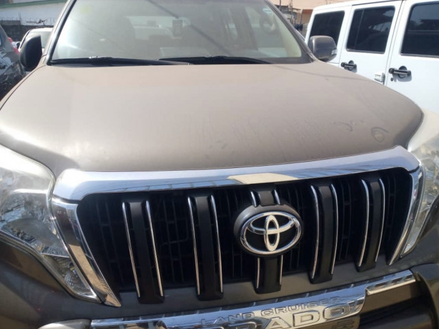 Toyota Land Cruiser Prado, Voitures, Conakry