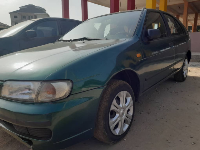 Nissan Almera, Voitures, Conakry