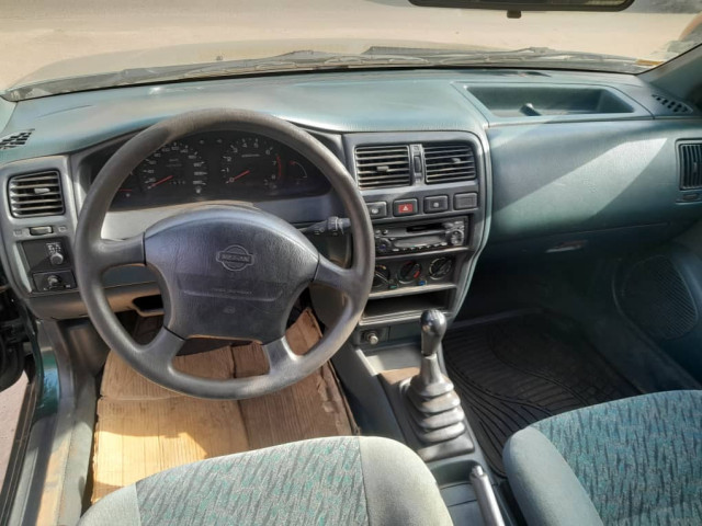 Nissan Almera, Voitures, Conakry