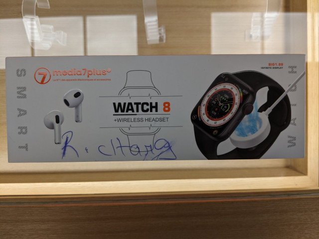 Montre connectée ( watch 8 ) + Airpods pro, Accessoires Mobiles, Conakry