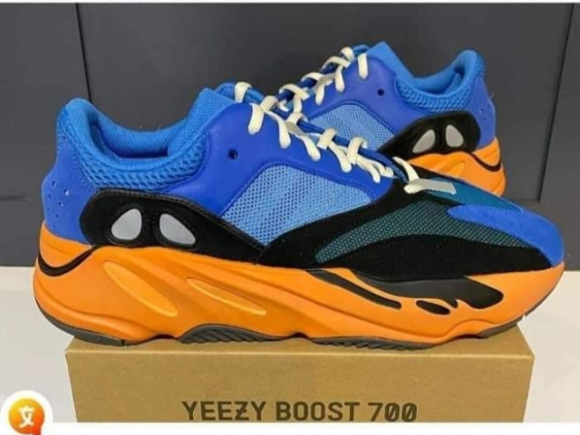 Chaussures Yezzy 700, Chaussures, Conakry