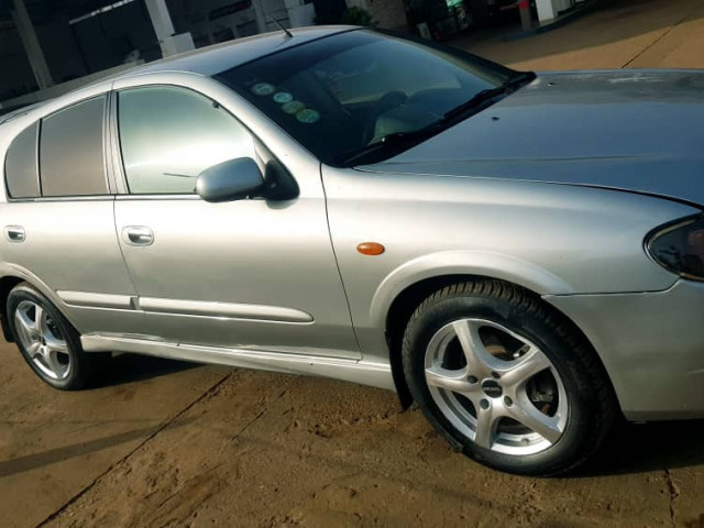 Nissan Almera, Voitures, Conakry