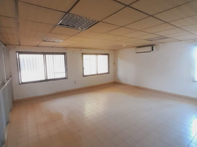 Différents Bureaux à Almamya, Locaux Commerciaux, Conakry