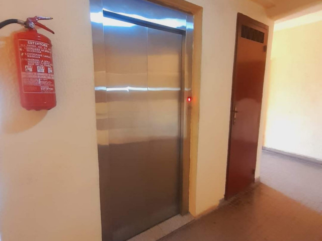 Différents Bureaux à Almamya, Locaux Commerciaux, Conakry
