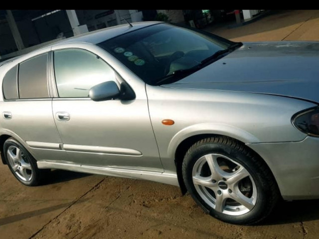 Nissan Almera, Voitures, Conakry