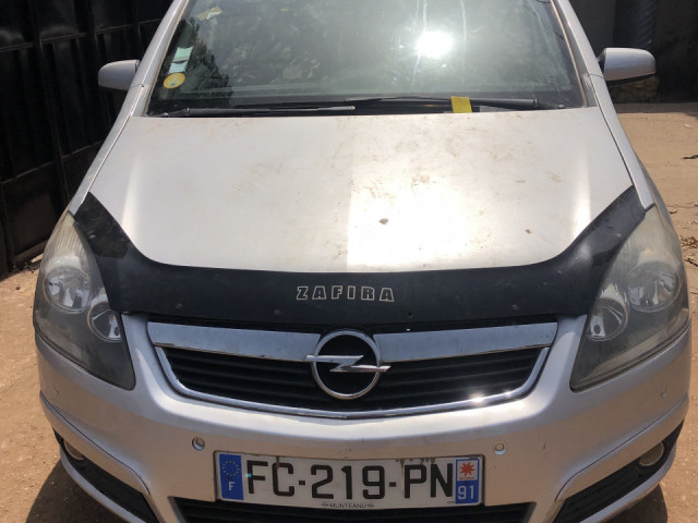 Opel Zafira, Voitures, Conakry