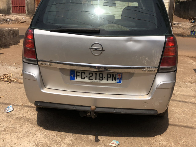 Opel Zafira, Voitures, Conakry