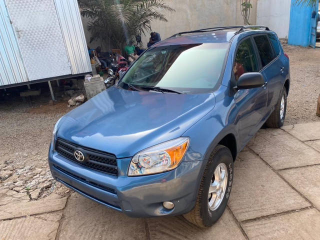 Toyota RAV4, Voitures, Conakry