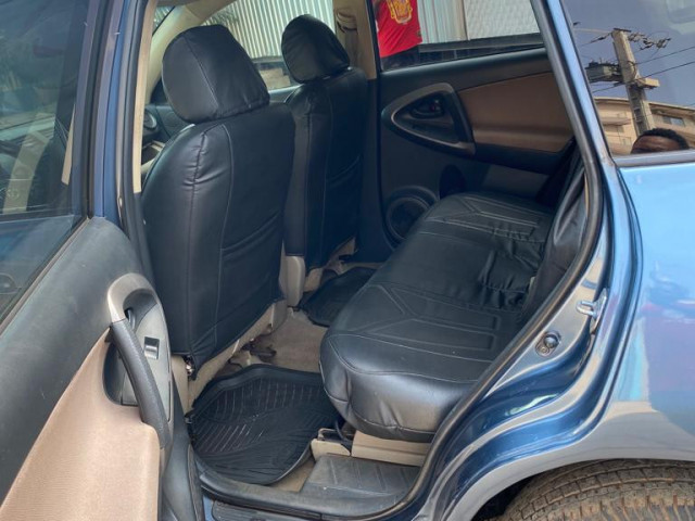 Toyota RAV4, Voitures, Conakry