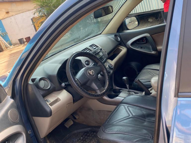 Toyota RAV4, Voitures, Conakry
