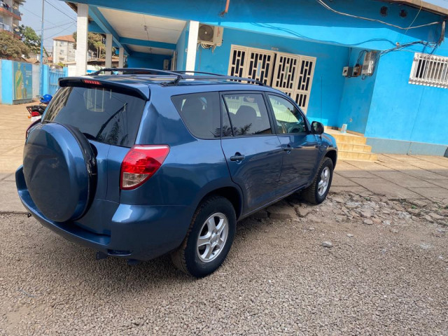 Toyota RAV4, Voitures, Conakry