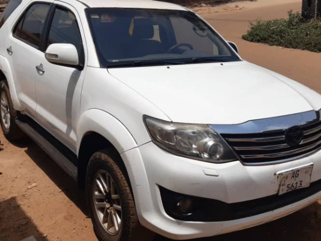 Toyota Fortuner, Voitures, Conakry