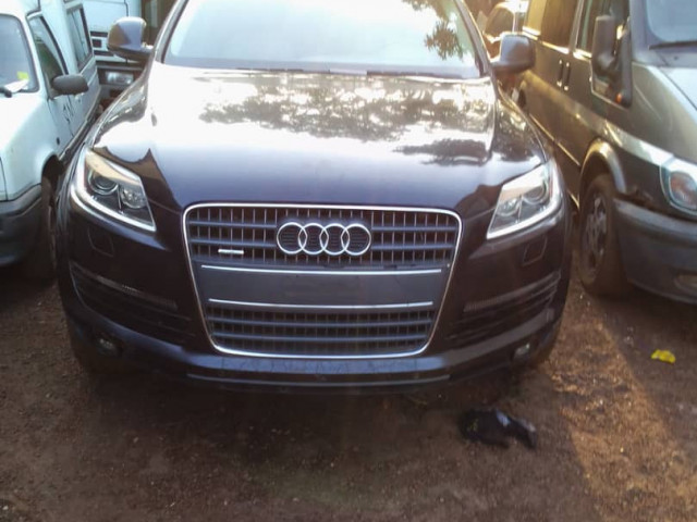 Audi Q7, Voitures, Conakry