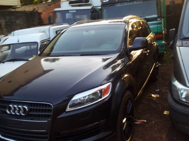 Audi Q7, Voitures, Conakry