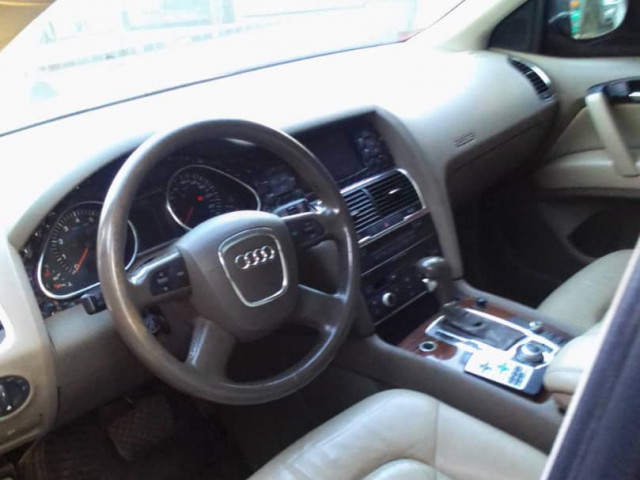 Audi Q7, Voitures, Conakry