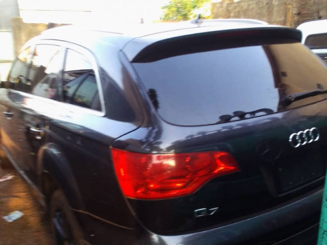 Audi Q7, Voitures, Conakry
