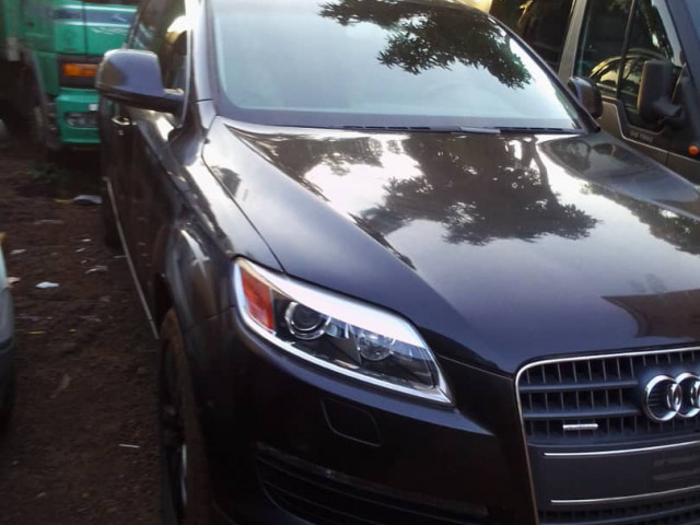 Audi Q7, Voitures, Conakry