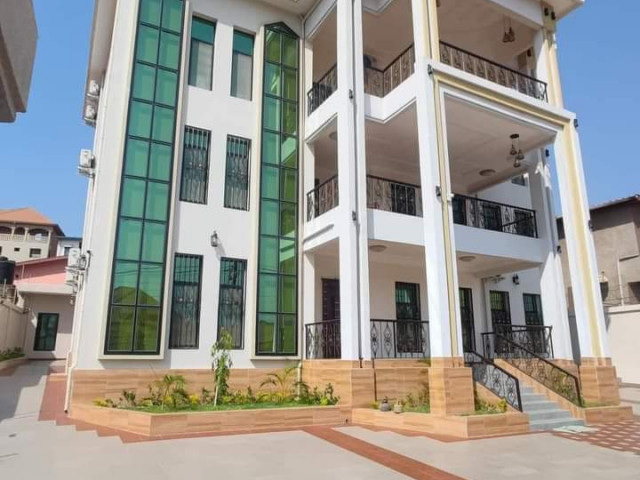 Bâtiment à Lambanyi, Maisons, Conakry