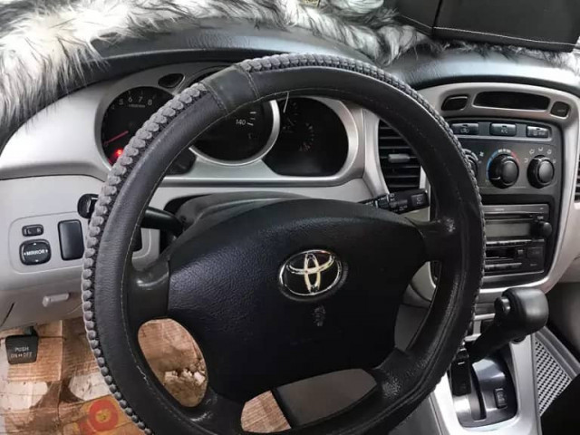 Toyota Highlander, Voitures, Conakry