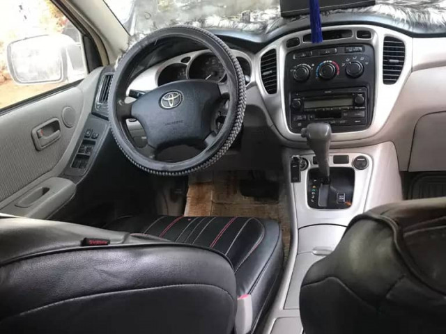 Toyota Highlander, Voitures, Conakry
