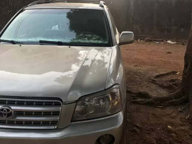 Toyota Highlander, Voitures, Conakry