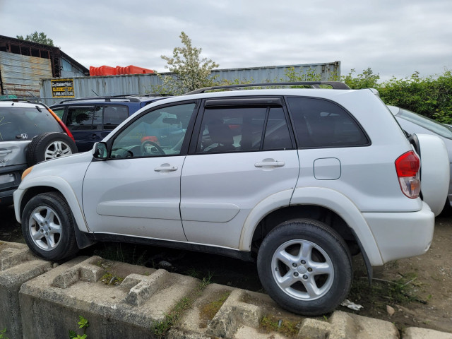 Toyota RAV4, Voitures, Conakry