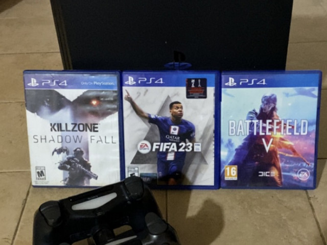 Sony PlayStation 4, Jeux Vidéo - Consoles, Conakry