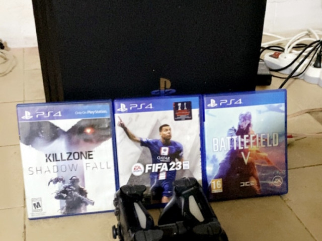Sony PlayStation 4, Jeux Vidéo - Consoles, Conakry