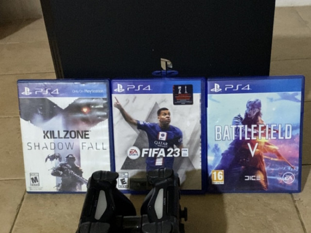 Sony PlayStation 4, Jeux Vidéo - Consoles, Conakry