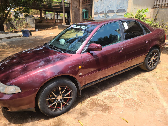 Audi A4, Voitures, Conakry