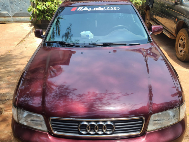 Audi A4, Voitures, Conakry