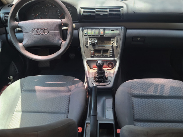 Audi A4, Voitures, Conakry