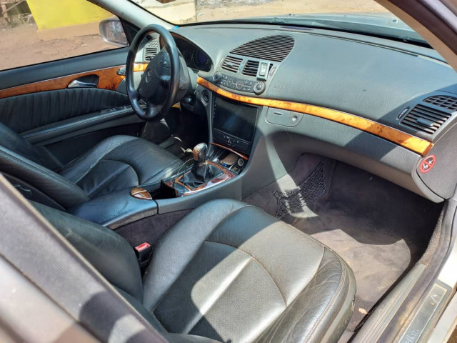 Mercedes-Benz Classe E, Voitures, Conakry