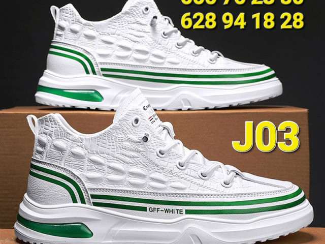 Différentes Chaussures, Chaussures, Conakry