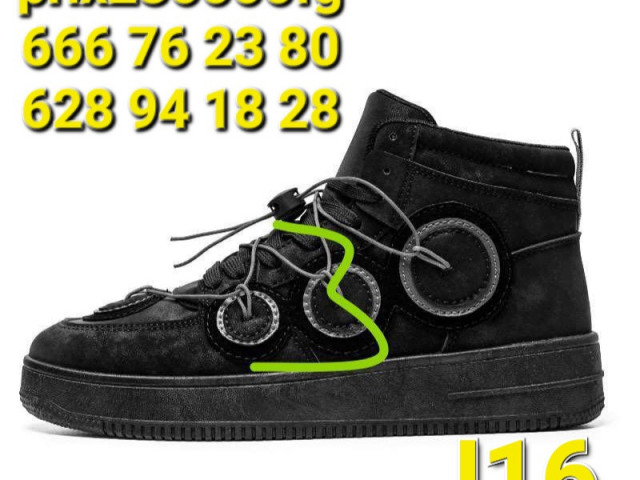 Différentes Chaussures, Chaussures, Conakry