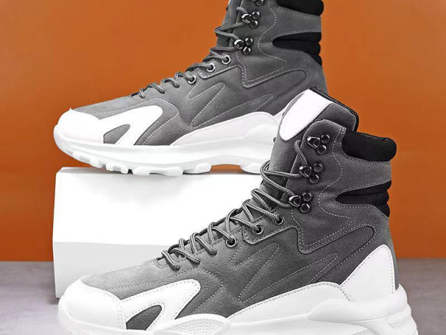 Différentes Chaussures, Chaussures, Conakry