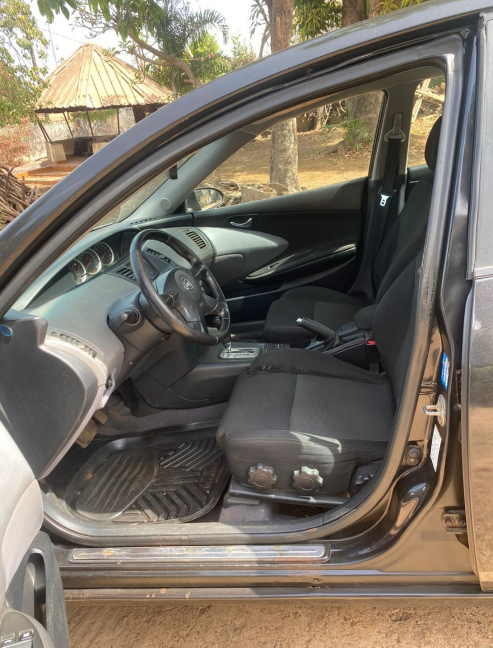 Nissan Primera, Voitures, Conakry
