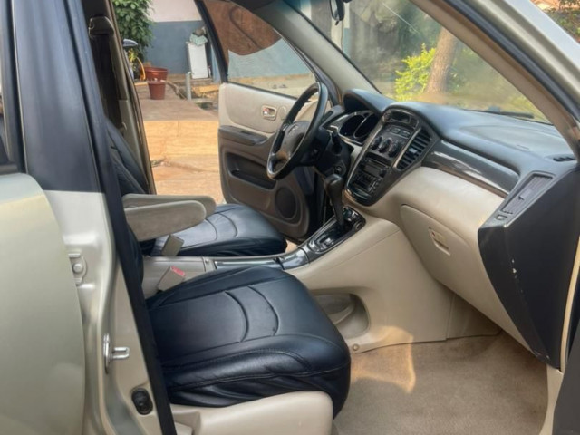 Toyota Highlander, Voitures, Conakry